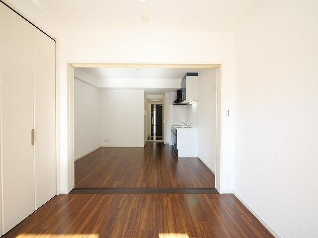 BRAVI新大阪の洋室