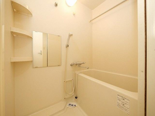 BRAVI新大阪の浴室