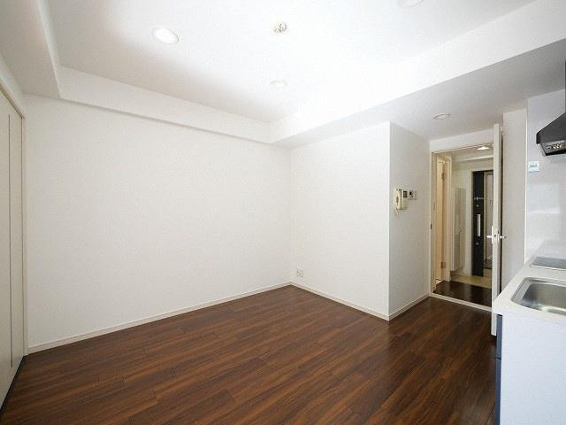 BRAVI新大阪の居間・リビング