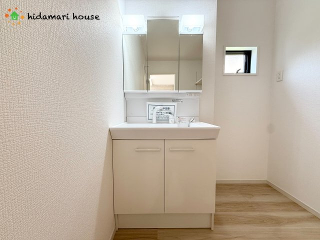 上尾市中分4期　新築戸建　LIGARE01の独立洗面台