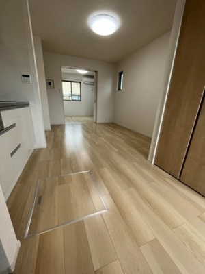 【居間・リビング】 | コンフォートヴィラ | 【 コンフォートヴィラ】こちらのリビングで趣味の時間をお楽しみください