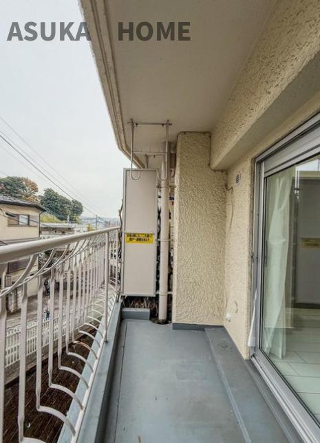 弘明寺パークハイツのバルコニー|開放的なバルコニーは見晴らしもよく、太陽の温かな温もりをめいっぱい受け止めてくれます。