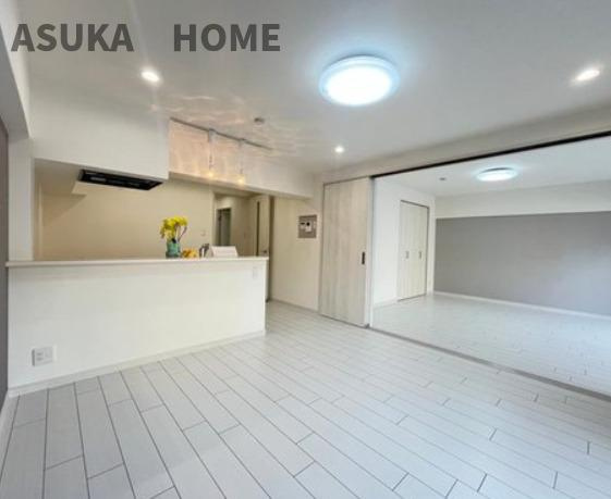 弘明寺パークハイツの居間・リビング|開放感のあるリビングで家族とともに心穏やかな時間を過ごせそうです。