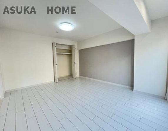 弘明寺パークハイツの洋室|一人ひとりの大切なプライベート空間。

玄関横には、たっぷり収納の大型シューズボックスも嬉しい設備です♪

