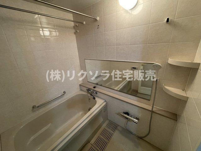イトーピア香里園ヴァルコートの浴室|浴室乾燥機付き
■物件内覧・資金計画相談・住宅ローン相談、リフォーム相談、お問合せ受付中■
※当日・翌日のご内覧、ご相談はお電話でのお問合せがスムーズです！