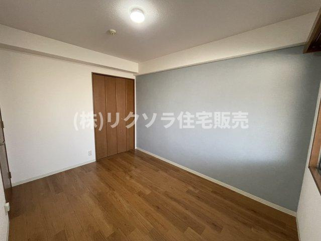 イトーピア香里園ヴァルコートの洋室|洋室6.0帖
■物件内覧・資金計画相談・住宅ローン相談、リフォーム相談、お問合せ受付中■
※当日・翌日のご内覧、ご相談はお電話でのお問合せがスムーズです！