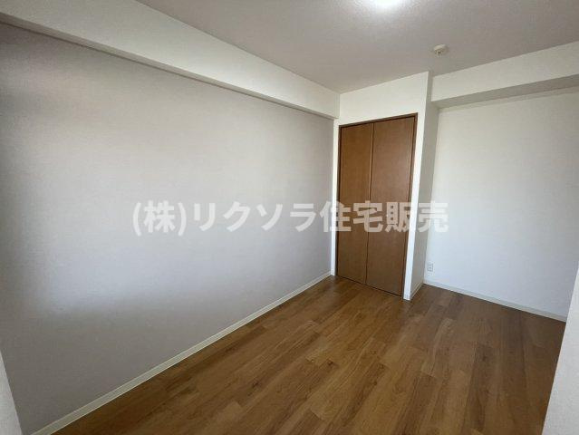 イトーピア香里園ヴァルコートの寝室|洋室5.0帖
■物件内覧・資金計画相談・住宅ローン相談、リフォーム相談、お問合せ受付中■
※当日・翌日のご内覧、ご相談はお電話でのお問合せがスムーズです！