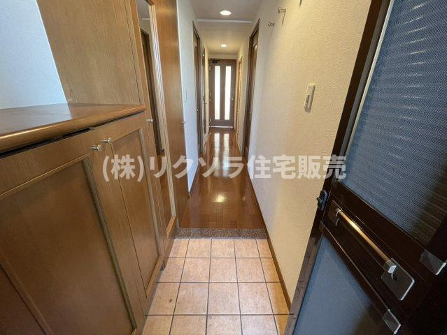 イトーピア香里園ヴァルコートの内装|玄関内部
■物件内覧・資金計画相談・住宅ローン相談、リフォーム相談、お問合せ受付中■
※当日・翌日のご内覧、ご相談はお電話でのお問合せがスムーズです！