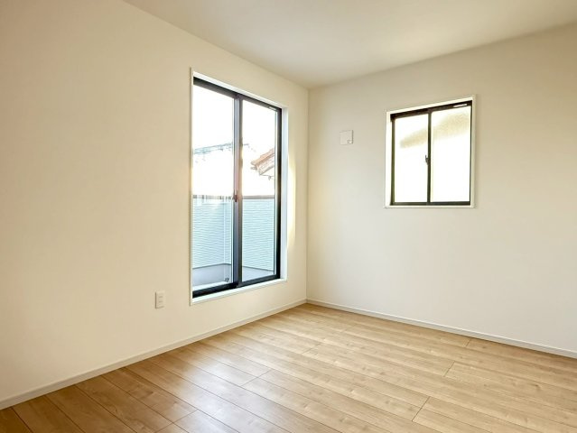 川越市むさし野2期　新築一戸建て　2号棟の洋室|使い勝手のいい洋室です