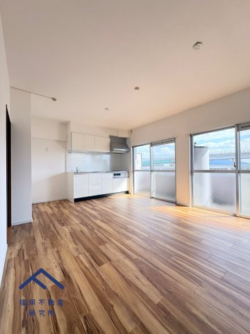 三愛シティライフ空港南2の居間・リビング