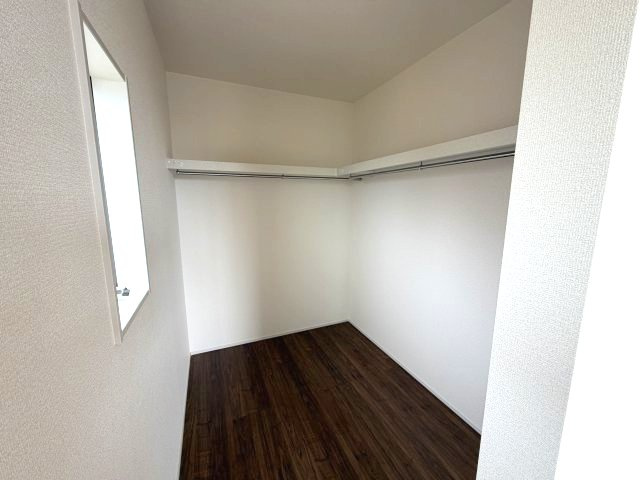 リーブルガーデンＳ前橋市上増田町第3　１号棟の洋室|２階洋室１収納ウォークインクローゼットです