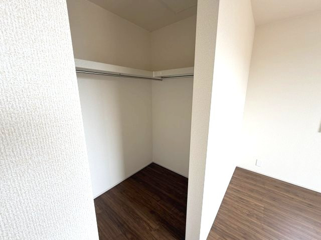 リーブルガーデンＳ前橋市上増田町第3　１号棟の収納|２階洋室２収納ウォークインクローゼットです