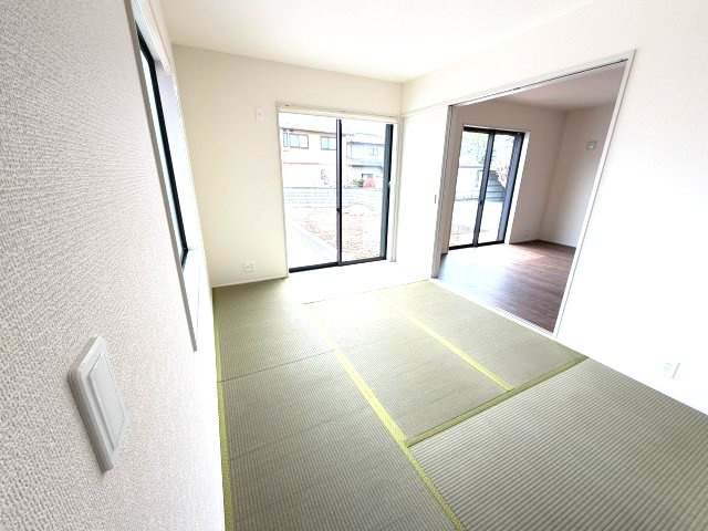 リーブルガーデンＳ前橋市上増田町第3　１号棟の和室|落ち着いた6帖の和室付きです！十分な広さなので客間としてもご利用できます！