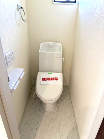 リーブルガーデンＳ前橋市上増田町第3　１号棟のトイレ|2階トイレです。清潔感のある白を基調としています。