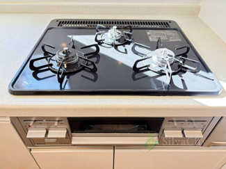 【キッチン】 | 新宿パークサイド永谷 | 三口ガスコンログリル付