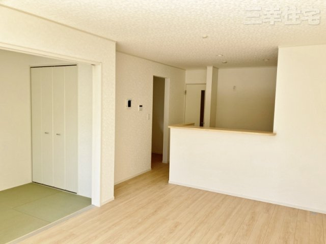 碧南市福清水町のダイニング|南向きのリビングダイニング15帖　