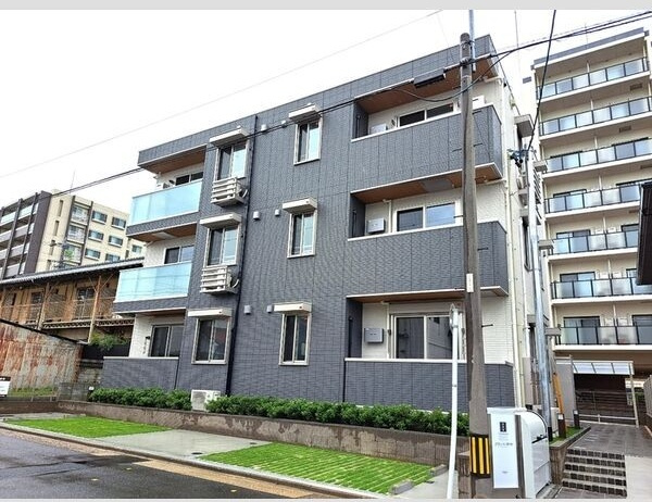 グラン仁所町の外観