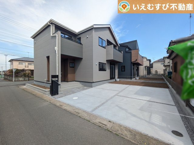 Livele Garden.S　深谷上野台第23の駐車場|2台以上駐車可能なスペース完備
しっかり舗装してある駐車スペースで天気が悪く足元が悪い日でも乗り降りしやすい♪