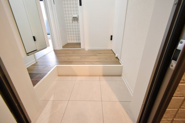 Best　Village鳴尾町の玄関