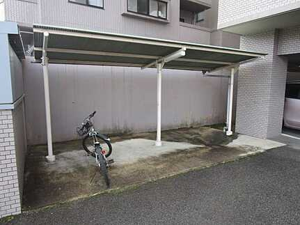 フローレンス八木駅前の駐輪場