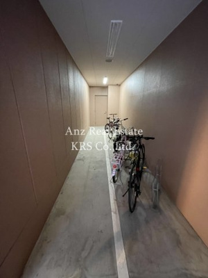 【その他】 | ラクラス江戸堀 | 屋内駐輪場です！雨風から自転車を守ります！