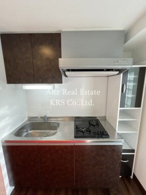 【キッチン】 | ラクラス江戸堀 | 2口ガスキッチンで楽しくお料理♪上部と横に棚があって便利♪