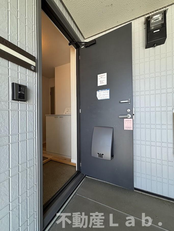 シャーメゾン古城　Ａ棟のエントランス