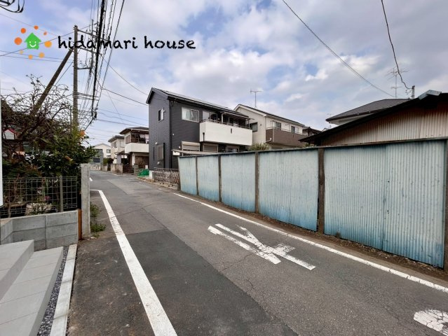 上尾市二ツ宮7期　新築戸建　グラファーレ01の前面道路含む現地写真