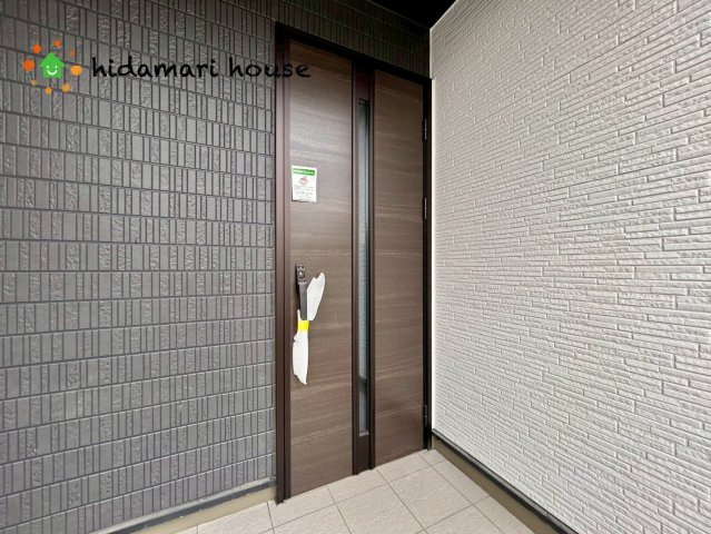 上尾市二ツ宮7期　新築戸建　グラファーレ01の玄関