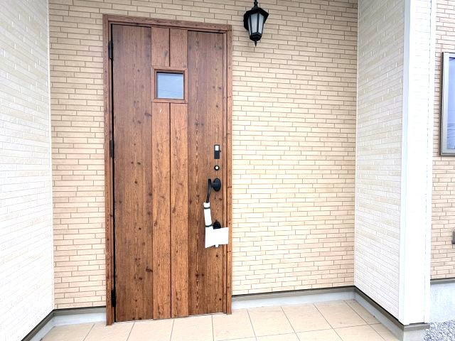 ハートフルタウン 前橋市広瀬町3丁目1番　B号棟の玄関|玄関ドアもおしゃれです♪