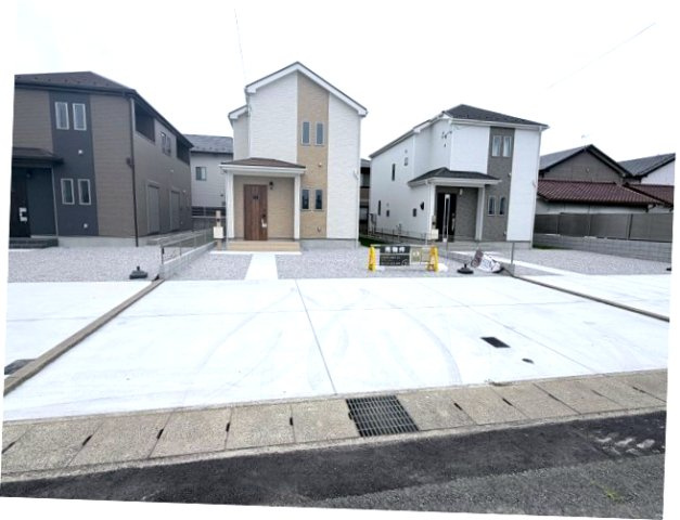 ハートフルタウン 前橋市広瀬町3丁目1番　B号棟の駐車場|駐車場５台駐車可能です。前面道路も広く出し入れもしやすいですよ！
