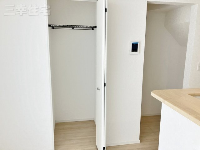 碧南市福清水町の収納|リビング収納。大変便利！
