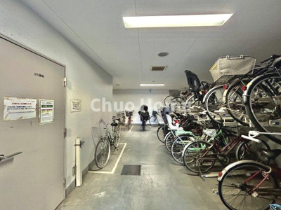 【駐輪場】 | エルフィーノ浅草 | 【自転車置き場】最新の空き状況や費用などの詳細は担当スタッフまでお問い合わせください。