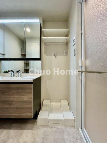 エルフィーノ浅草のランドリースペース|【ランドリースペース】担当者がスケールを持ち歩いておりますので、ご見学時には現在お使いの洗濯機などがきちんと収まるかなどもチェックして下さい。見学前に測っておくと非常に便利だと思います。