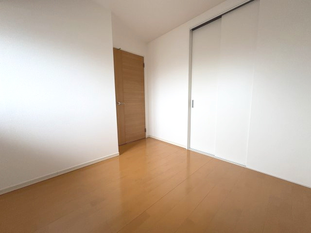 サーパス松江駅前の洋室|洋室約5.2帖