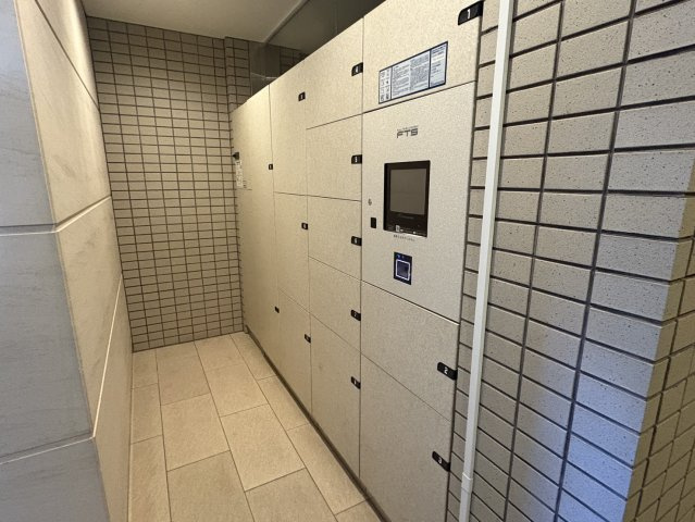 サーパス松江駅前の設備|宅配ボックスがあり、とても便利です！