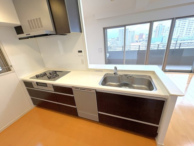 サーパス松江駅前の居間・リビング