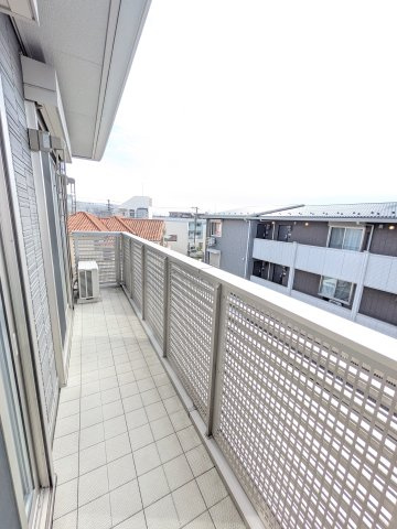 ヴィラージュたまプラーザ 桜のバルコニー