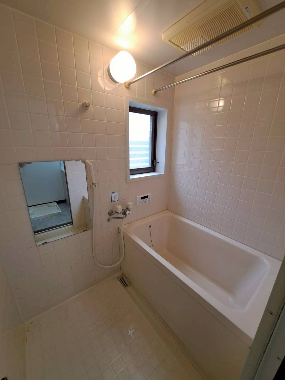 フローリッシュ豊栄の浴室