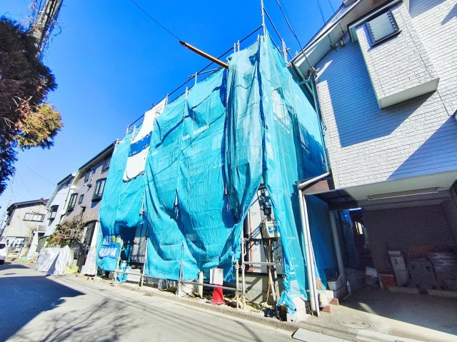 西東京市下保谷3丁目 限定1棟の外観|暮らしやすさを追求した快適設計
2階建　3LDK　ロフト　カースペース付
1階リビング＋水回りで家事動線が良好
2階にはワイドバルコニー付
2部屋から出入りでき便利な仕様です