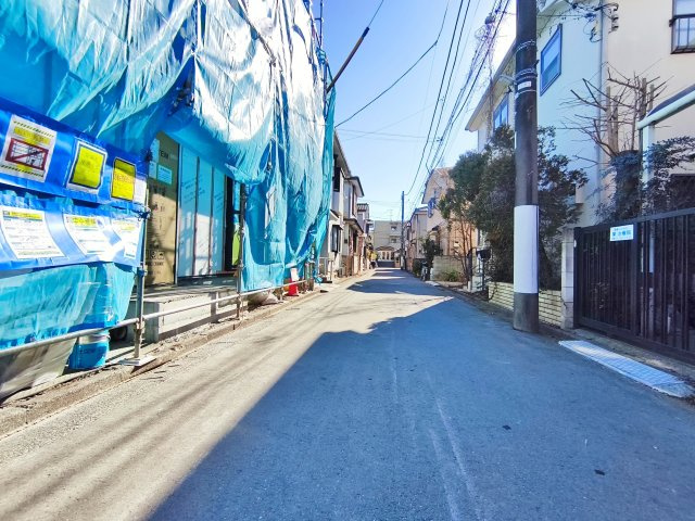 西東京市下保谷3丁目 限定1棟の前面道路含む現地写真|有楽町線・副都心線直通
西武池袋線「保谷」駅徒歩11分
駅前には商業施設が充実