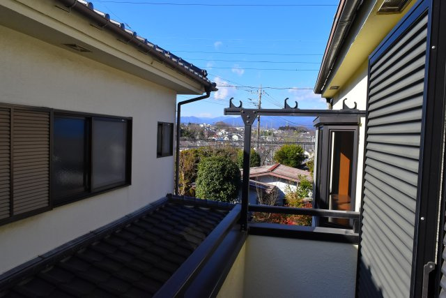 あきる野市草花の中古一戸建のバルコニー