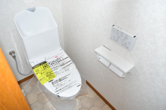 あきる野市草花の中古一戸建のトイレ