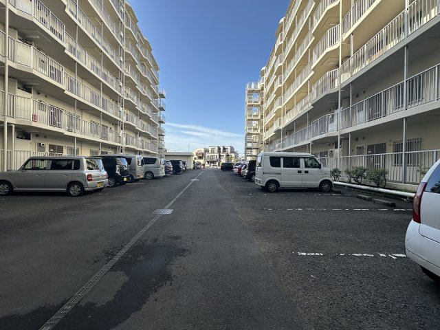 横浜・大口ハウスの駐車場|敷地内にある駐車場写真です。