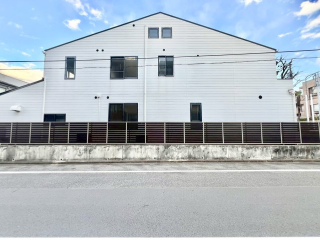 世田谷区中町3丁目　建築条件無し売地の前面道路含む現地写真|2026.01.29撮影

現地ご見学希望・資料請求などお気軽にお問い合わせ下さい！
03-5990-5201