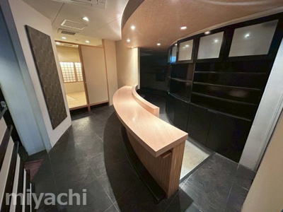  | クイーンズスクエアビル