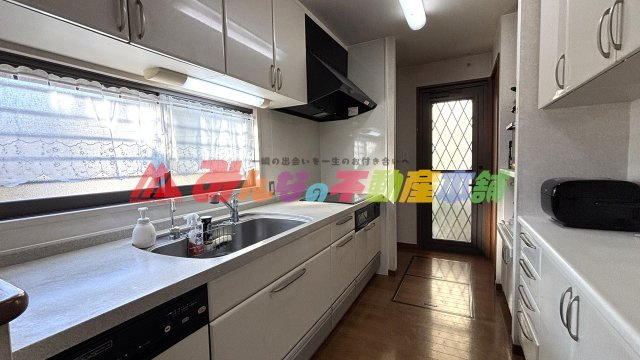 久留米市諏訪野町の中古一戸建のキッチン