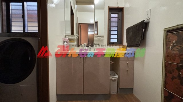 久留米市諏訪野町の中古一戸建の独立洗面台