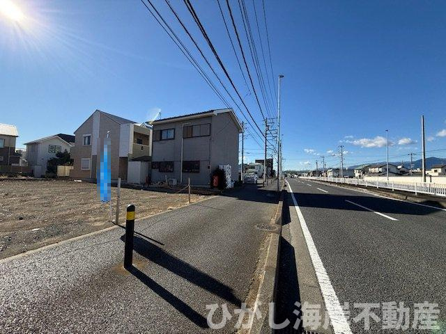 平塚市四之宮3丁目　売地の前面道路含む現地写真|現地外観