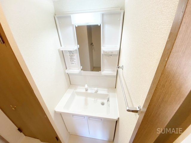 アステリ与野本町弐番館の洗面所|人気の独立洗面台！